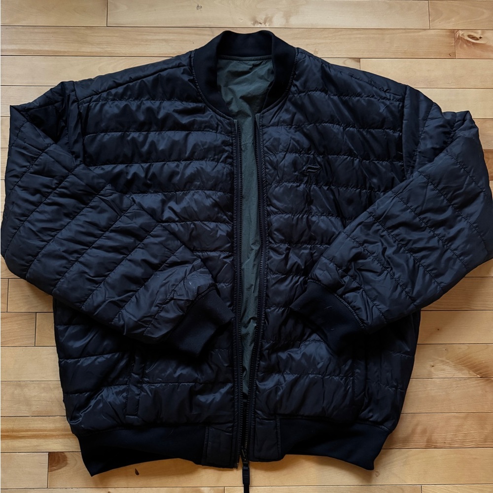 Fabletics The Essential Reversible Bomber Mens Large Black and Olive Green